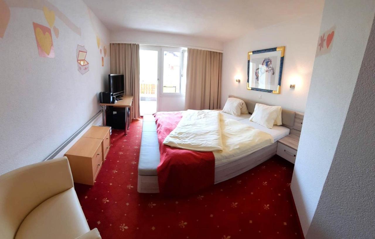 Family Hotel Desiree เกรเชิน ภายนอก รูปภาพ