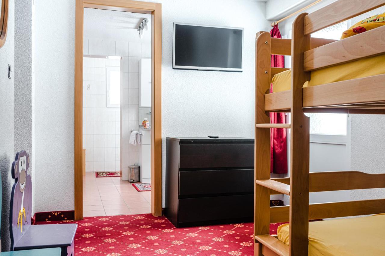 Family Hotel Desiree เกรเชิน ภายนอก รูปภาพ