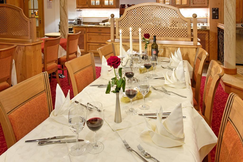 Family Hotel Desiree เกรเชิน ภายนอก รูปภาพ